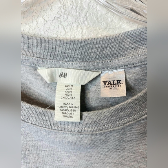 H&M Oversized Printed Tee in Cotton Jersey with Yale University on Front - Picture 7 of 13